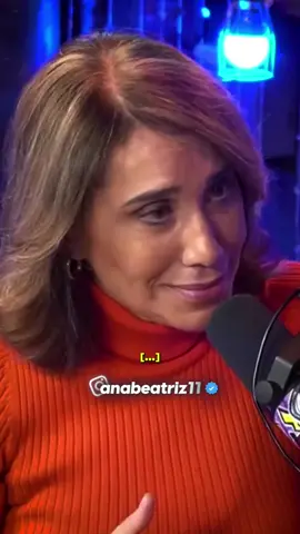 A degeneração cerebral pode começar de forma sutil, com pequenas perdas de memória e desorientação, mas pode progredir para comprometimentos mais sérios, como a dificuldade para engolir. Nas fases avançadas, é comum que o paciente não consiga mais realizar essa função básica, o que pode levar a complicações graves, como a pneumonia por aspiração. Para evitar esses riscos, é crucial que o paciente seja alimentado sempre na posição sentada, com todo o cuidado e paciência que a situação demanda.  Cuidar bem é essencial para oferecer qualidade de vida a quem enfrenta essa dura realidade.  💬Deixe sua opinião nos comentários!