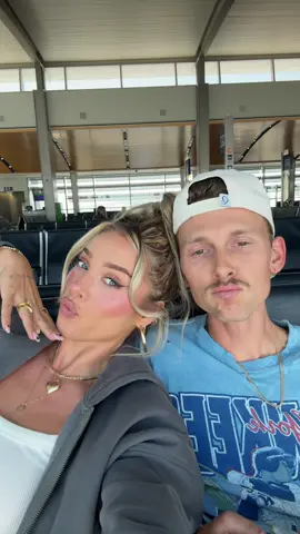 airport posted ✈️😙