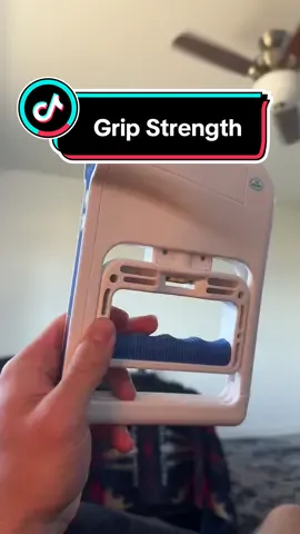 Replying to @Nothing 000 How much do you think you can squeeze? #gripstrength #gripstrengthchallenge #gym #strengthtraining 