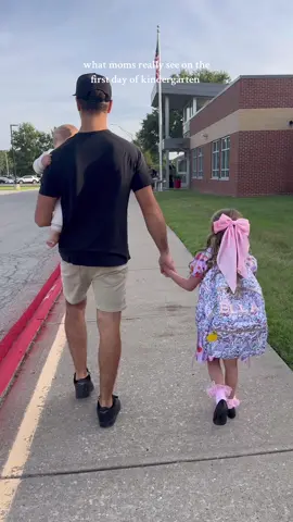 What mamas really see on the first day 🥹 #kindergarten 