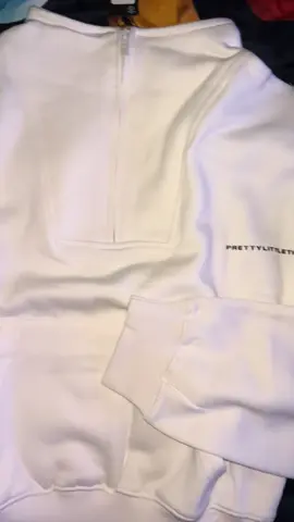 #prettylittlething #plt #hoodie #winterfashion #tiktokmademebuyit 