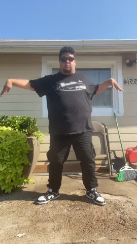 Love getting Funky 🎶 #fyp #dance #viral #dancersoftiktok #dancechallenge #waving #popping 