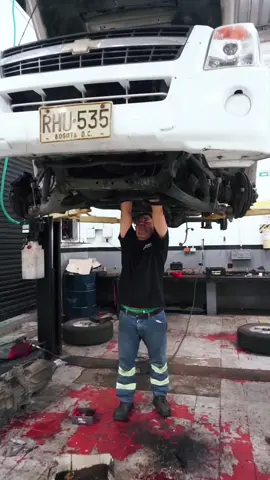 Le preguntamos a nuestros mecánicos que carro se comprarían siendo mecánicos 👨🏾‍🔧🧰✅ y esto fue lo que nos respondieron. ¿Ustedes qué opinan? 🤔 Los leemos en los comentarios 📍Cra 52 #70- 50 #mecanica #chevrolet #renault #mazda #nissan #toyota #kia #spark #reels #barranquilla #tallermecanico #automotriz #automotor #cambiodeaceite #llantas #anecdotas #mecanicodeltiktok #mecanico #tallermecanico #barranquilla #medellin #bogotá #pov #historiasdetiktok #preguntas #preguntasyrespuestas #mecanica 