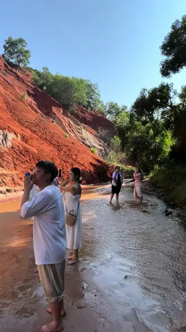 Mội địa điểm không thể thiếu khi quý khách đến Mũi Né ạ, hãy thử 1 lần khi dạo bộ Suối Tiên theo con nước mát lạnh này nhé #surfholiday #surftrip #asiasurf #vietnamsurf #vietnam #muine #mũiné #муйне #무이네 #muinebeach #muinesurf #zeeptour#aroundmuine#hotelmuine#resortmuine#homestaymuine#villamuine #travel #vietnam #muine #phanthiet #muinetravel #villamuinetravel #checkinmuine #bungalowmuine #bungalowmuinetravel #golfmuine #golfmuinetravel #muine #travel #jeeptour#redsandsvilla