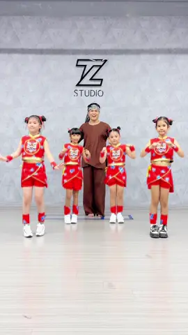 Rước đèn tháng 8  #hocnhayonline #tranlong #thaylongdaynhay #dancefit #tiktokdance 