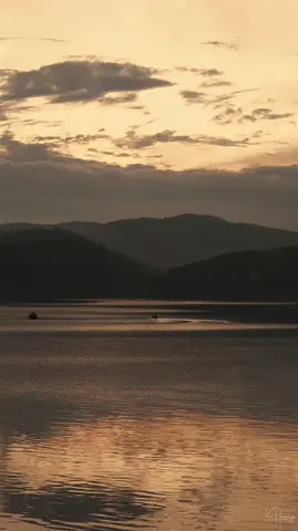 Khi nghĩ tới chúng ta, tôi đã suy nghĩ tới sau này, nhưng cuộc đời chẳng biết trước được ngày mai. Sau này, có tất cả, nhưng liệu còn có chúng ta. #dalat #dalathoanghon #sony #travel #cinematic