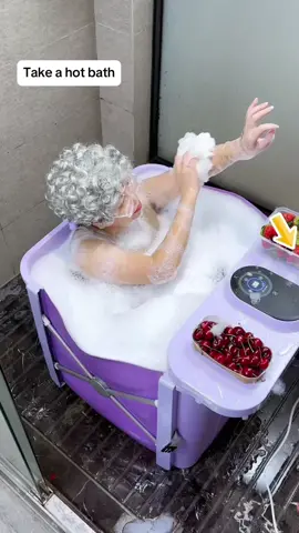 Intelligent constant temperature heating can adjust the water temperature and relax the body while taking a bath🛁🥰 #smart bathtub #smart bath bucket #bath #household items #A must-have for the family #tiktok