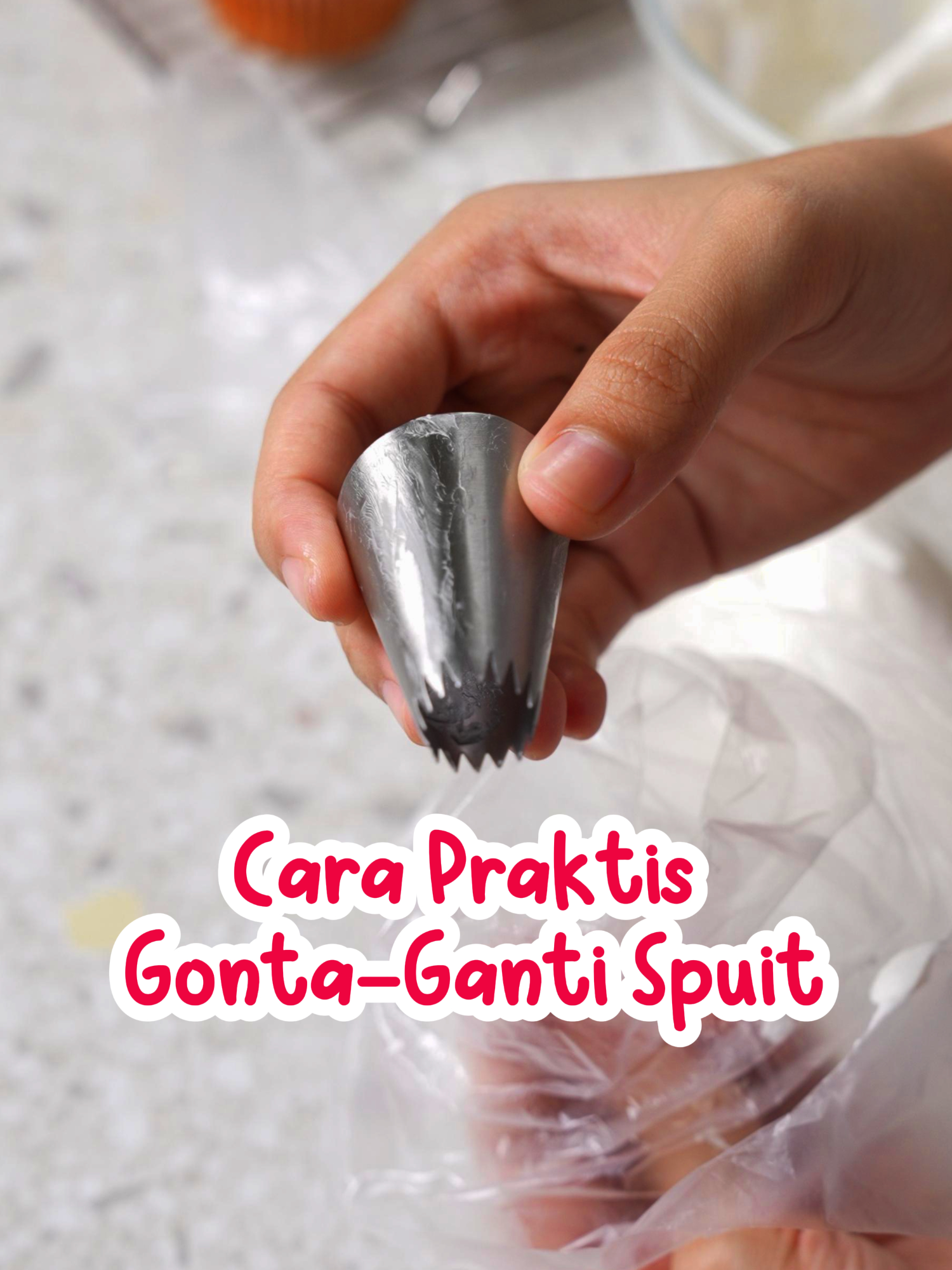 Ini caranya biar kamu bisa gonta-ganti spuit tanpa harus ribet. Contek caraku ya 😉 #HaanSweetHaan #BakingGampangHatiSenang
