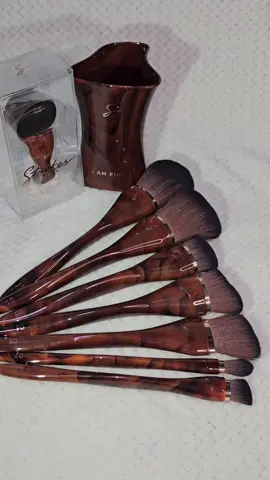 @strokesbeautylab STROKES PRO BRUSH ELITE. So soft and no tusok tusok. YOU CAN BUY IT INVIDUALY OR SET check the yellow basket😊😉 #strokes #brushes #highquality #fyp #fypシ #fypシ゚viral #makeup #tiktokbrushes 