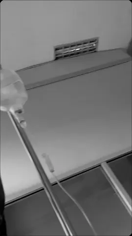 #sakit#diinfus#dirawatdirrumahsakit#istirahat#cape#badan#akhirnyatumbangjuga🤕🤢   