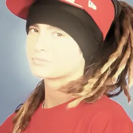 Airport crush #tokiohotel #tokiohoteledit #TOMKAULITZ #tomkaulitzedit #tomkaulitz #foryou #fyp #foryoupage #viral #trending #tiktok #edit #explore 