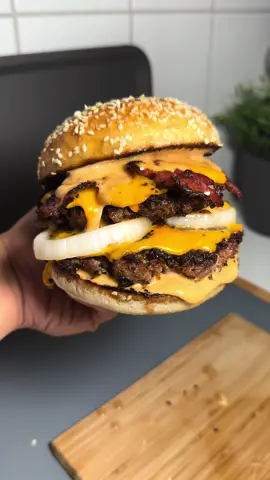 💃🏻📣🔥 🚩YOUR WEEKEND HAPPINESS STARTS WITH THIS DEVOURING BEAUTIFUL YET DELICIOUS DRY-AGED BEEF BUTTER MAYONNAISE BACON CHEESE BURGER!!💃🏻📣🔥🚩 🐷🧈🥓KL’s DRY-AGED BEEF BUTTER MAYONNAISE MAPLE-CANDIED BACON CHEESE BURGER💃🏻🍔🍟🚩  🥩DOUBLE SIGNATURE CRUST SMASHED DRY-AGED BEEF BLEND | MAPLE-CANDIED CRISPY SMOKED BACON | KL’s SECRET BUTTER MAYONNAISE | DOUBLE LAYERED CHEDDAR CHEESE | SLICES OF SILVER ONION | GOLDEN BUTTERED TOASTED BRIOCHE XTRA SESAME BUN🧈🍔🍟🔥 - 🎥🎶CHECK IT OUT CLOSE-UP AT INSTAGRAM REELS - TIKTOK - THREADS @klburgers 🎥🎶 - #🍔 #klburgers #burger #burgers #burgerlife #hamburger #burgerking #burgermania #burgerandfries #burgerlove #burgerlover #burgerlover #burgerporn #burgertime #burgerholic #burgerheaven #endubbelcheese #burgeratti #cheeseburger #burgerdudes #cheeseburgers #cheese #cheeselife #fries #food #foodgasm #foodporn 