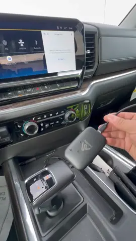 I've always wanted to watch movies on the “big screen” 😄 #netflixincar #roadtriphacks #autoskylite