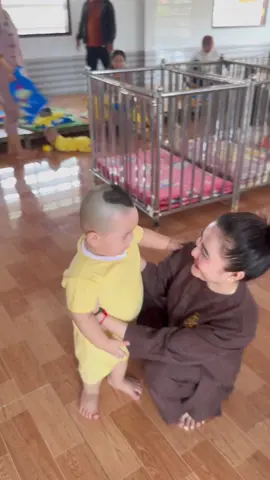 Chào Ba Mẹ ! Con là Công Tiên . Ở Mái Ấm Đức Quang . Con rất mong được Ba Mẹ giao duyên nhu yếu phẩm cho con và câc huynh mụi ạ ❤️ Công đức vô lượng 🪷 