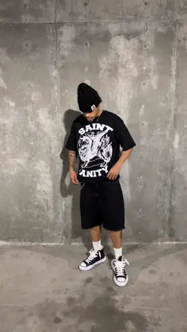 W or L fit? Top: @ST. VANITY #foryou #fashiontiktok #TikTokFashion #streetwear #outfit #StreetFashion 