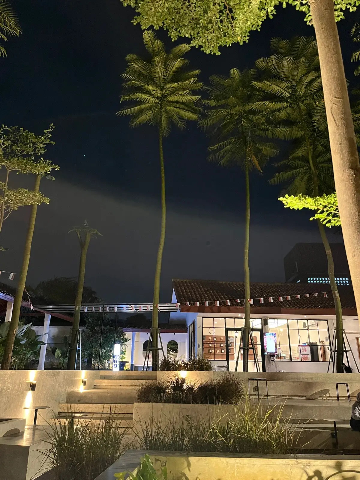 cocokk bgtt buat bengong malem2 #kafe #coffee #tangerang #coffeeshop #fyp #sakuta #fy 