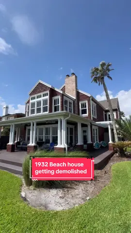 This is wild...on many levels. Who did this to these poor windows!? Estate sale visit here. Saw the windows for sale at a decent price. Then I saw how each window in the entire house was caulked & painted. Not a single window would open....in a beach house! Ugh. #window #beachhouse #caulk #diyfail #painter #construction #carpenter #why #atlanticbeach #jacksonville #jaxbeach 