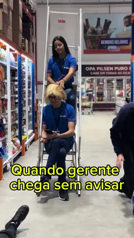Num piscar de olhos 👀 😂 Trabalho em equipe que chama?  Comenta para interagir 💙👇🏾 #redemoretti #gerente #marketing #supermercado #trend #engraçado #equipe 