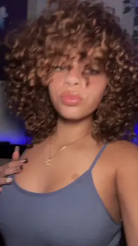 #CapCut #fyp #foryou #fypage #foryoupage #curlyhair #trending #viral #lightskin 