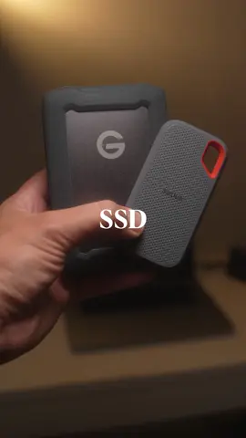 Discos duros mecanicos y solidos, cual es el mejor para ti? 🫵🏻 💻 - - Todos los links de estos discos los encontraras en mi perfil en la seccion de tienda amazon 😎 - #harddrive #discosduros #sandisk #lacie #gdrive #almacenamiento #ssd #Hdd #discosolido #discomecanico #pc #apple #parati 
