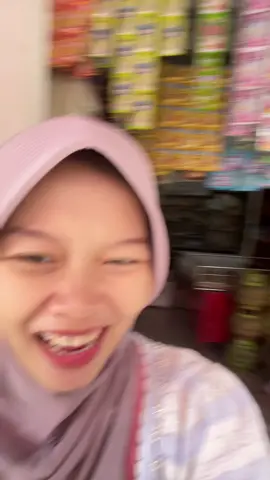 Pernikahan dini cenah🤣