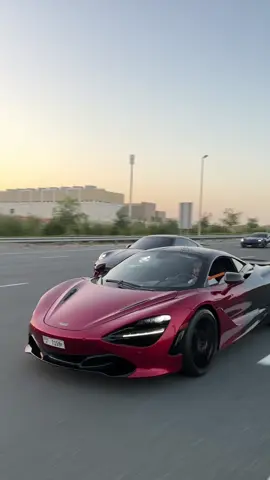 Cruising the sunset away in supercars #sunset #supercars #dubaicars #mclaren 