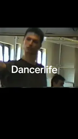 Tanz begleitet mich seit meinem 9.Lebensjahr. Das sind jetzt 45 Jahre enge Verbundenheit mit dem Tanz. Als Schüler, Tänzer und Tanzlehrer ist diese Liebe bis heute  ungebrochen. Der Weg war voll von Schwierigkeiten, Hindernissen, Rückschlägen und Zweifeln. Doch das was der Tanz mir gibt ist unbeschreiblich.  Würden doch mehr Menschen verstehen, wie essentielle der Tanz für Sie wäre und ist❣️ #tanzen #dance #dancing #maledancer  #🏳️‍🌈 