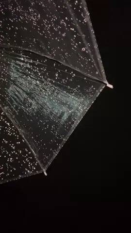 لم يتوقف المطر مُنذ البارحه يبدو ان جُرح الغيمه عميق.. #تصويري #امطار_جيزان_الجنوب #اكسبلور 