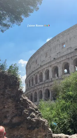 tout est beau ici🇮🇹 #romeitaly #rome #travelitaly #coliseum #trevifountain 