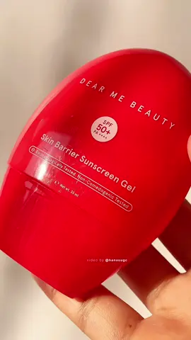kalo kata aku sih yuk cobain sunscreen dari @Dear Me Beauty 🫂🤍👍🏻 #sunscreen #sunscreenlokal #dearmebeauty #fypシ #ugccommunity #closeupshot 