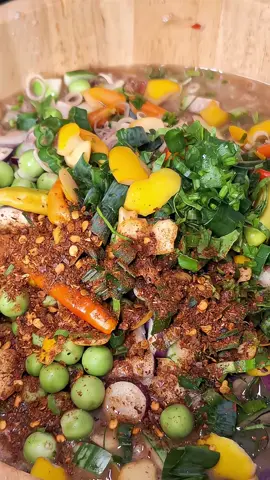 #ลาบหมากจอง ก็มาาา #เมนูจากประเทศเพื่อนบ้าน มาลองชิมกันค่ะ !!!😋 รสชาติที่ถูกต้องเป็นยังไงพี่น้องชาวลาวผ่านมาเห็นแวะคอมเม้นต์บอกด้วยนะคะ 😅🙏 #howto #ห้องครัวtiktok #ลูกสำรอง #หมากจอง #food #tiktokพากิน #joyhome #tiktokคนบันเทิง #joyrinlanee 