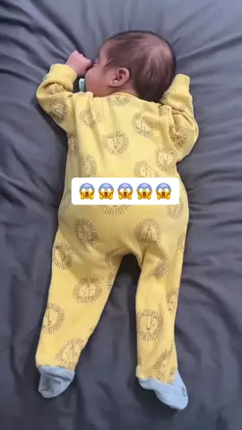 😱 Que susto bebezinho de ropa grande little baby prank 😂😱😱 - #gemeos #twins #Casal #pedidodecasamento #gravida #gravidez #gravidadegemeos #gravidas #maternidade #paternidade #pregnancy #twinpregnancy #filhosgemeos #mulher #familia #twinlife #meme #trollagem #piada #pegadinha #homemdevalor #casamento #humor