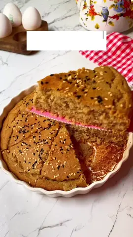 #بدون_هشتاق🧢 مبالغة كانها جاهزة من احلي مخبز🤤👌 والاهم بدون دقيق ابيض بدون شوفان بدون سكر مكرر كيك دخن لذيذة🍰 استخدمت١٣ حبة تمر صغيرة  وينفع نقلل سكرها شوية ونستخدم ١٠ حبات فقط👌 هنقع التمر نص ساعة في كوب الا ربع حليب مغلي  مع رشه بيكنج صودا عشان يذوب بسرعة بعدها نضربه من الخلاط  خلاطي من موقع  @trendyol.ar  كود خصم٤٠٪؜Amanx _____ في طبق بقي نضيف خليط التمر وبيضة بحرارة المطبخ  فانليا وقرفه  وربع كوب من زيت الزيتون ونخلط  نضيف ليها نص كوب +معلقة ك هرميةدقيق دخن هحط ليكم صورتة بالستوري  معلقة  ص معيارية بيكنج بودر ربع معلقة بيكنج صودا  نخلط ونحطهم ف قالب مبطن بالزيت ودقيق الدخن ونزينها برشة سمسم وحبة البركة  وعلي فرن مسخن من قبل من تحت فقط التسوية اخدت مني ١٥دقيقة  اي اسئلة عن الوصفه اكتبوهالي وبرد عليكم👇🏻 ___