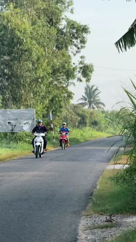 Chắc ai cũng từng chờ bà đi chợ về nhỉ 🥰 #noibuonvobien 