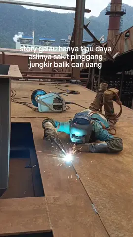 😩😩 #weldermuda #weldertiktok  #senimanindonesia #fcaw #smaw #kulicina🇮🇩🇹🇼 #storykuli #storypabrik #storyburuhpabrik #morowali_sulteng_bahodopi #helmkuning #ptgunbusternickelindustry #imipmorowali  #fypシ゚viral #viral #foryou #berandatiktok 