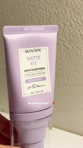 Ga ada lagii alesan ga pake sunscreen gara2 minyakan/jadi oilyy! Baru aja launch, matte fit serum sunscreen dari Skintific 💜 nyaman bgt, ringan, gabikin gerah! Loveee ✨🥹💯 #mattesunscreen #mattefitserumsunscreen #skintific #sunscreen #skintificsunscreen 