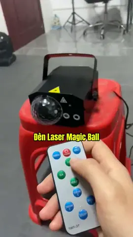 Đèn Laser Magic Ball, nháy theo nhạc, nháy tự động, có khiển. #xuhuong #phukiensakhau #denbayphong #đènlaser #bayphong #denlaser3d #densankhau #denkaraoke #denlasermini 
