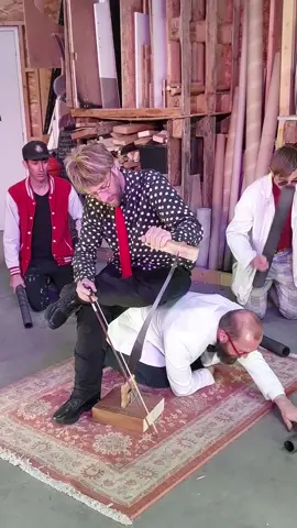 🌞Et on continue dans le classique avec cette valse n°2 de Chostakovitch ! Une prouesse de notre ami Francesco scie'l vous plait !  #sciemusicale #lesfoplafonds #coversong #magic #valsedechostakovitch