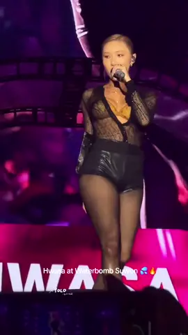 Hwasa's on-stage charisma is absolutely off the charts! 🔥 #mamamoo #hwasa #waterbomb #kpop #fyp 