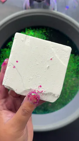 Powdery Chalk #asmr #oddlysatisfying 