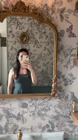 Medicine cabinet mirror tutorial 🫶🏻 #diyhomedecor #diyhouserenovations #diyhomeprojects #diyhome #diyproject #bathroommakeover 