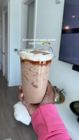 @Starbucks who?🤭 this is FALL IN A CUP😍 #starbucks #icedchailatte #caramelapples #chailatte #fallinacup #fallvibes #foryou #trending #blackgirltiktok #caramel @Monin Americas @Torani #apples #fallaesthetic #chai #brownsugar #starbucksdrinks #homebarista 