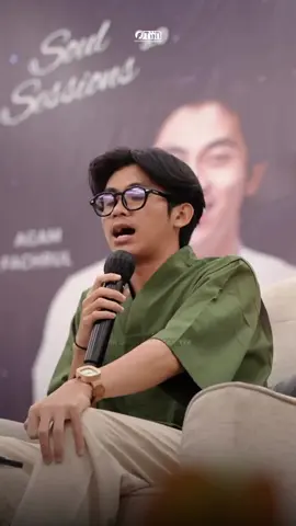 #Repost @tiindakwahorganizer ... salah satu doa yang dapat dipanjatkan ketika tertimpa musibah adalah: Inna lillahi wa inna ilaihi raji’un Allahumma ajurni fi mushibati wa akhlif li khairan minha “Segala sesuatu adalah milik Allah dan akan kembali pada-Nya. Ya Allah, berilah ganjaran terhadap musibah yang menimpaku dan berilah ganti dengan yang lebih baik.” ———————————————- “Siapa saja dari hamba yang tertimpa suatu musibah lalu ia mengucapkan: “Inna lillahi wa inna ilaihi raji’un. Allahumma’jurnii fii mushibatii wa akhlif lii khairan minhaa”, maka Allah akan memberinya ganjaran dalam musibahnya dan menggantinya dengan yang lebih baik.” Ketika Abu Salamah (suami Ummu Salamah) wafat, aku pun menyebut do’a sebagaimana yang Rasulullah shallallahu ‘alaihi wa sallam perintahkan padaku. Allah pun memberiku suami yang lebih baik dari suamiku yang dulu, yaitu Rasulullah shallallahu ‘alaihi wa sallam.” (HR. Muslim no. 918) #kajian #hijrah #reminderislam #doa #agamfachrul #tiindakwahorganizer #soulsessions 