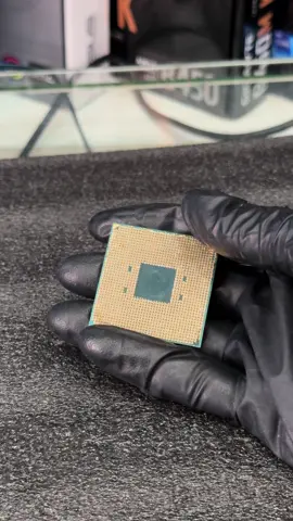 تصحيح بِنات معالج #AMD  لاحد المتابعين 😄 سمعو القصة 😂 #بي_سي #كمبيوتر #كمبيوتر_قيمنق 