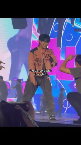 no wonder binni had such a big smile on his face #changbin #straykids #skz 