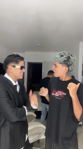 Pero esa no es tu prima 😲 @Sin ombligo 