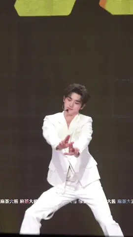 Boom Boom chk chk boom🔫❤️‍🔥  #丁程鑫🦊 #dingchengxin #dingchengxin_丁程鑫 #ติงเฉิงซิน #🦊 #tnt时代少年团 #TNT时代少年团 #tnt时代少年团🐴🦊🐿️🐟🐺🐰🐻 #tnt #tnt_thời_đại_thiếu_niên_đoàn #straykids #chkchkboom @时代少年团Teens In Times @jypestraykids @tnt_sdsn_ 