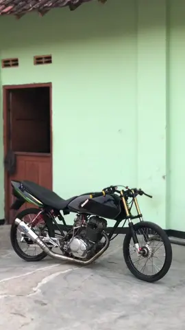 Jek usum gak to jane ngneki?😭🤣 #mpmaharani🚀 #viralid #jelajahmerdeka #fyp #herex1200m #fypシ #foryou #foryoupage #fypシ゚viral #masukberanda #4u #w9style #hiusr #megapro_herex #trondol #mphiuherex #mphiu 
