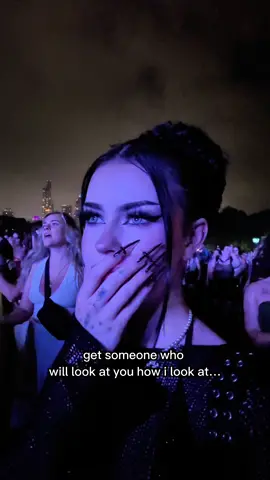 hold up while i pick my jaw off the floor #oliviarodrigo #lollapalooza #hozier #concert #festival #dating #Love #transformation 