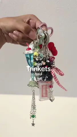 ♡ the #wavetoearth charm is my personal favorite after the #melonsoda one! ♡ i got every single #trinkets from temu for a very affordable price 📮💌 #hellokitty #sanrio #haul #minihaul #aesthetic #keychain #ghibli #studioghibli #jellyfish #w2e #spiritedaway #unboxing #digitaldiary #minivlog #anime #fyp 